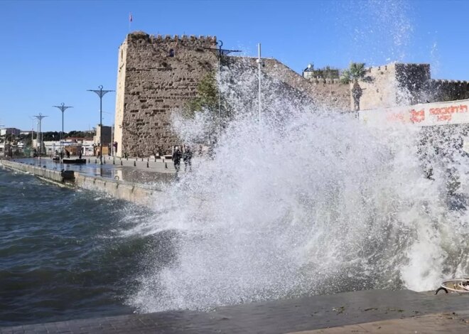 Sinop’ta Fırtına: Dalgalar Yükseldi